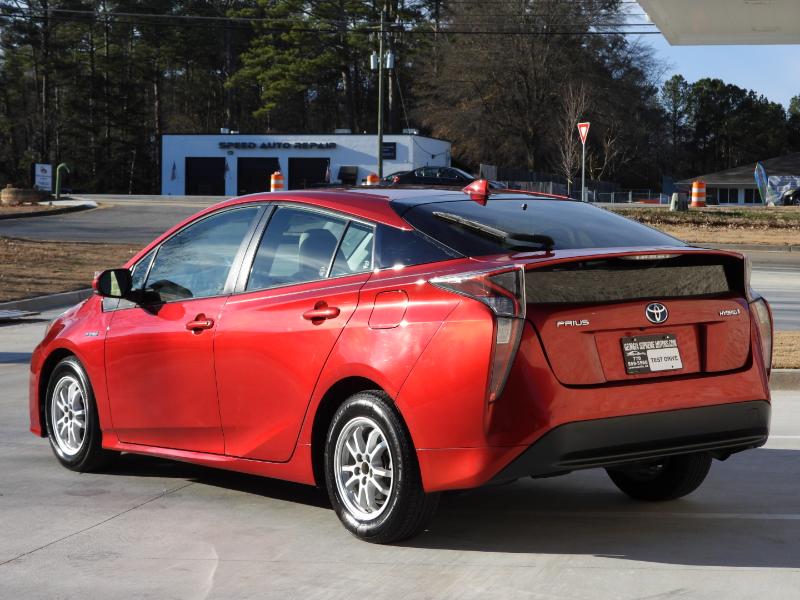 Toyota Prius Two 2017