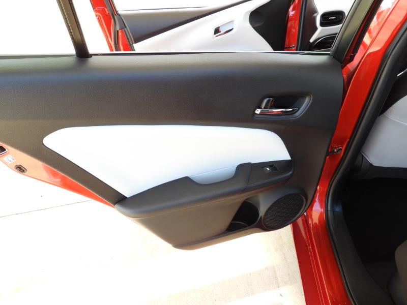 Toyota Prius Two 2017