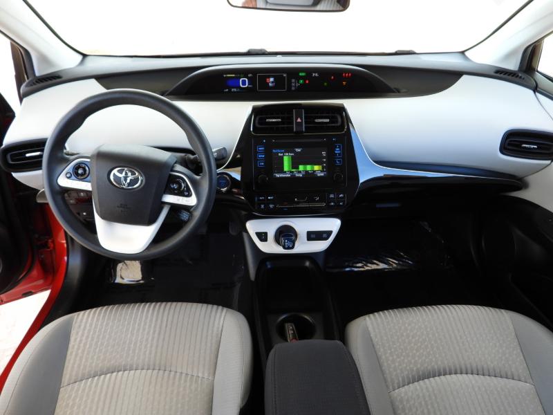 Toyota Prius Two 2017