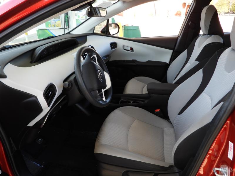 Toyota Prius Two 2017