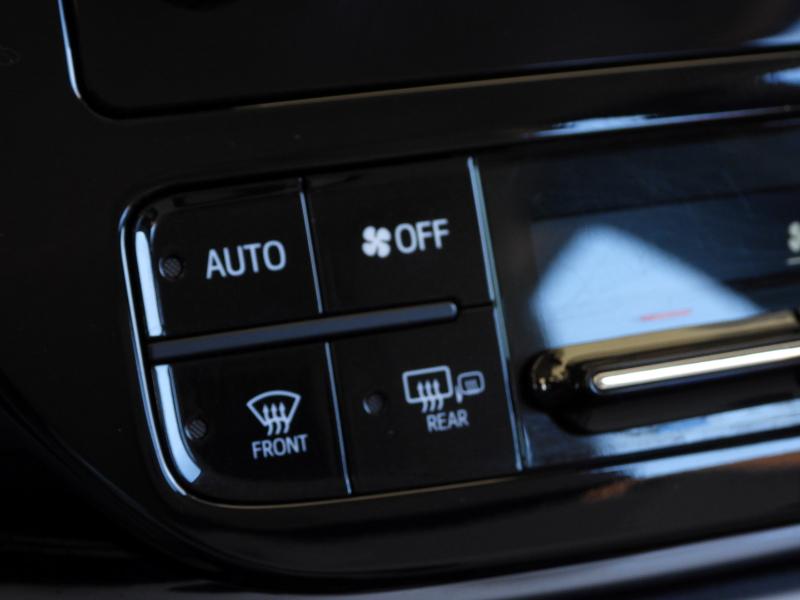 Toyota Prius Two 2017