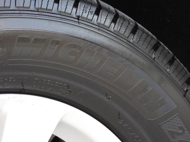 Toyota Highlander SE FWD V6 2012