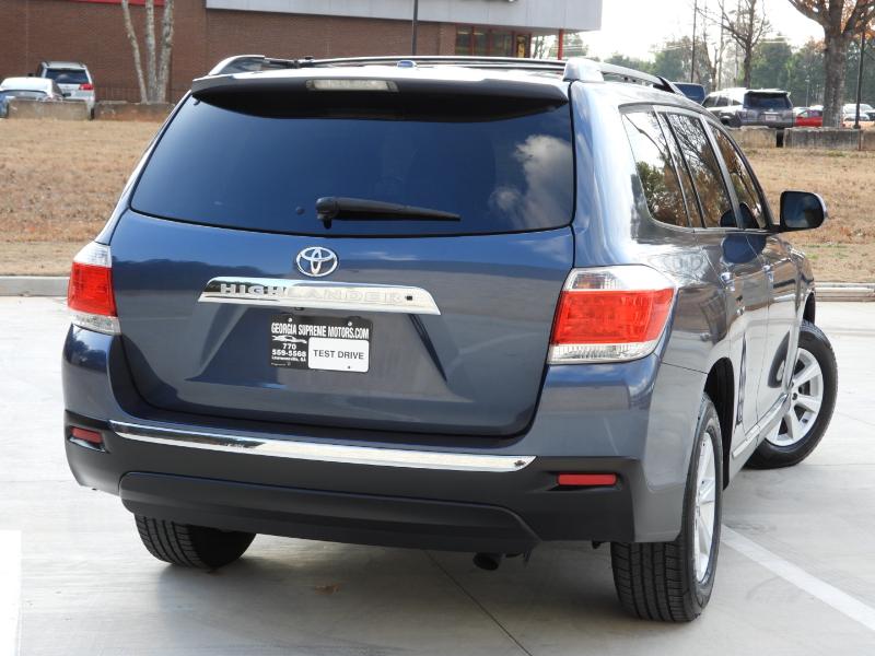 Toyota Highlander SE FWD V6 2012