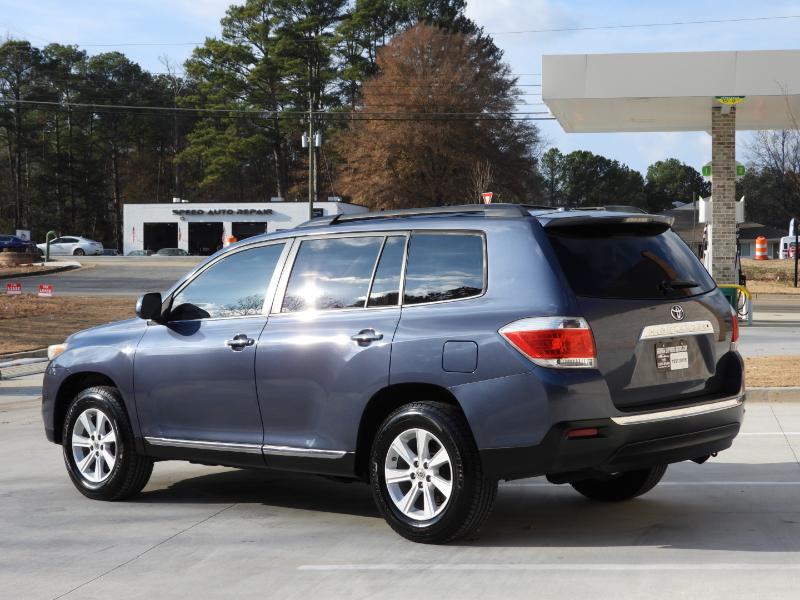 Toyota Highlander SE FWD V6 2012
