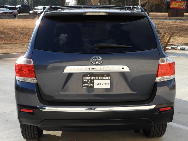 Toyota Highlander SE FWD V6 2012