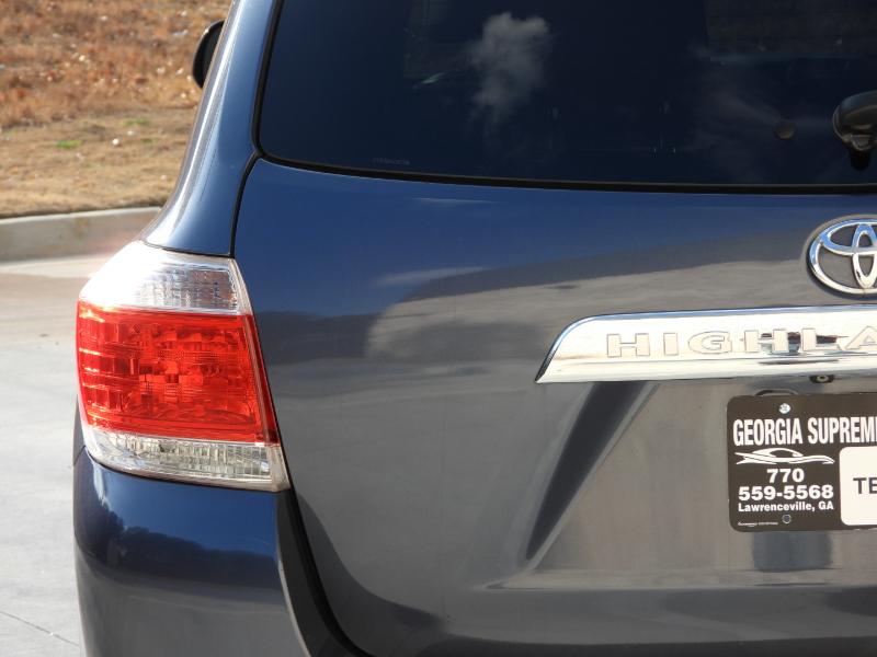 Toyota Highlander SE FWD V6 2012