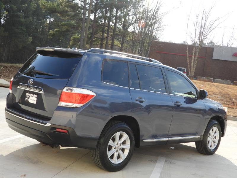 Toyota Highlander SE FWD V6 2012