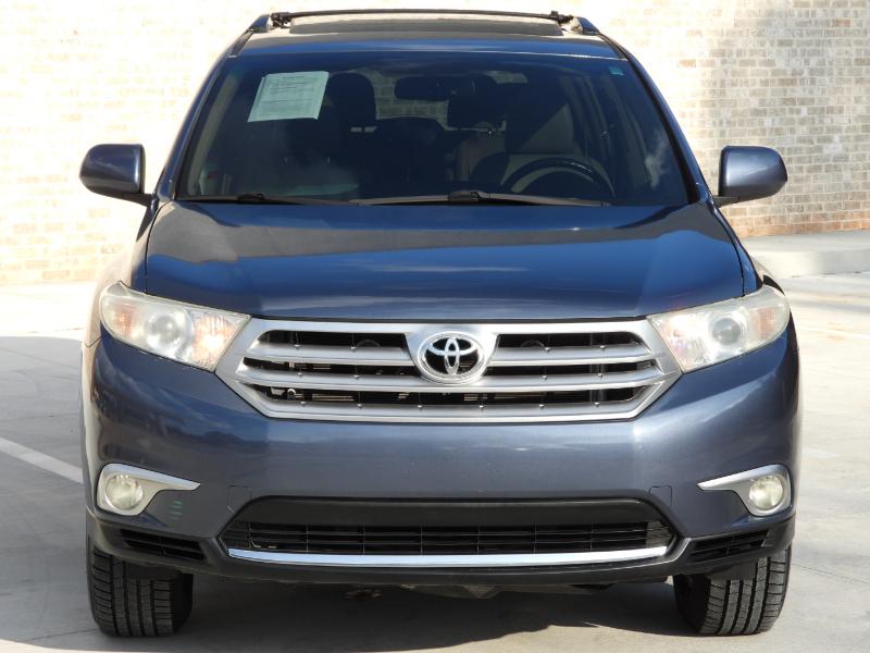 Toyota Highlander SE FWD V6 2012