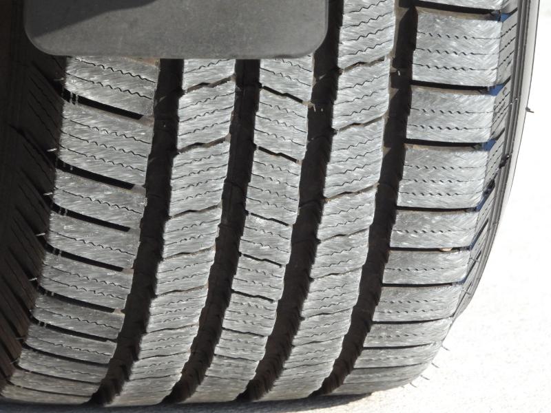 Toyota Highlander SE FWD V6 2012