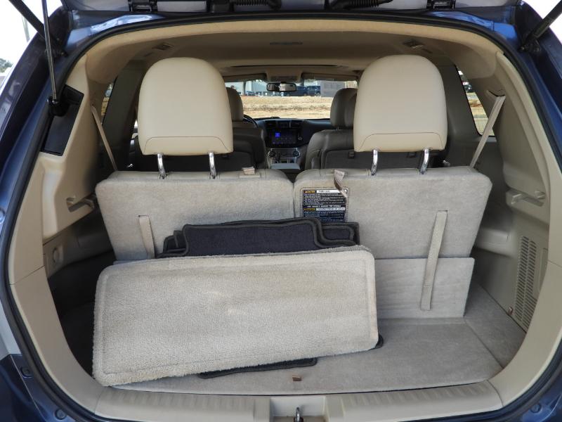 Toyota Highlander SE FWD V6 2012