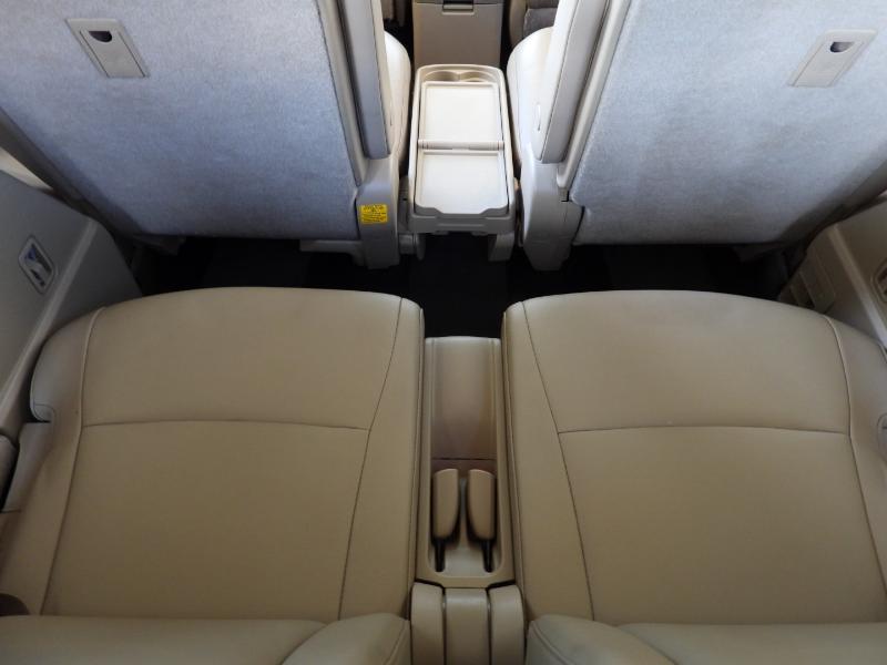 Toyota Highlander SE FWD V6 2012