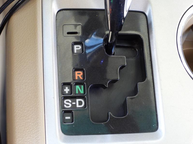 Toyota Highlander SE FWD V6 2012