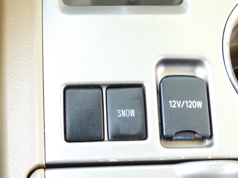 Toyota Highlander SE FWD V6 2012