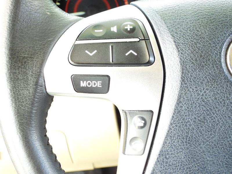 Toyota Highlander SE FWD V6 2012