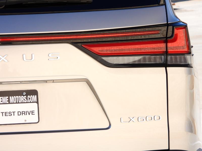 Lexus LX 600 F SPORT Handling 2023