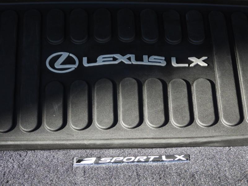 Lexus LX 600 F SPORT Handling 2023