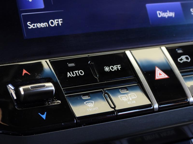 Lexus LX 600 F SPORT Handling 2023