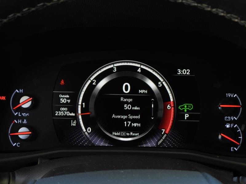 Lexus LX 600 F SPORT Handling 2023