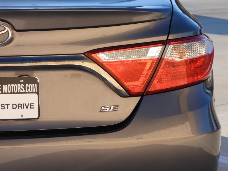 Toyota Camry SE 2015