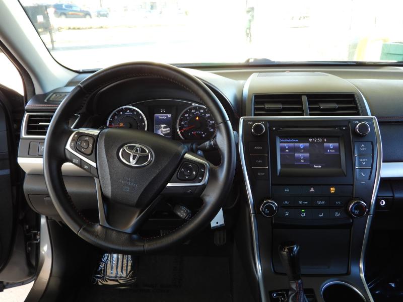Toyota Camry SE 2015