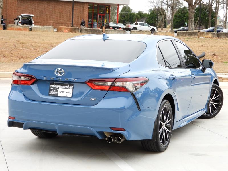 Toyota Camry SE 2023