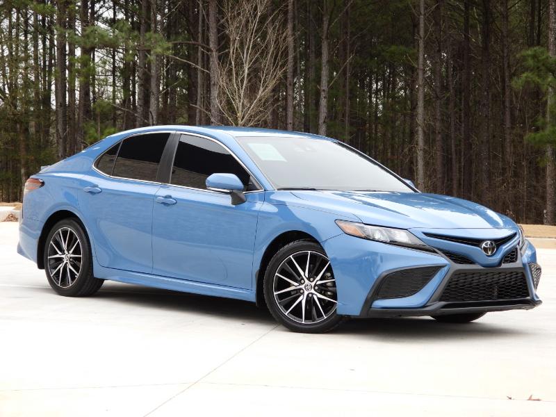 Toyota Camry SE 2023