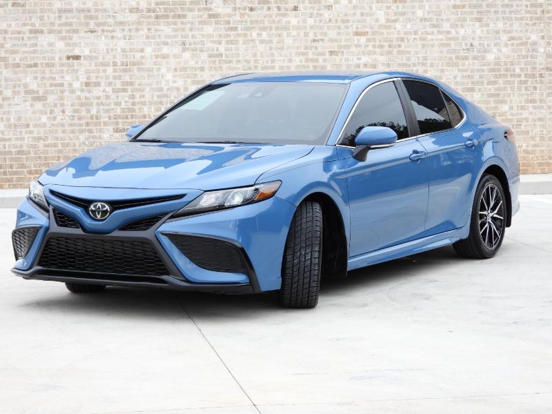 Toyota Camry SE 2023