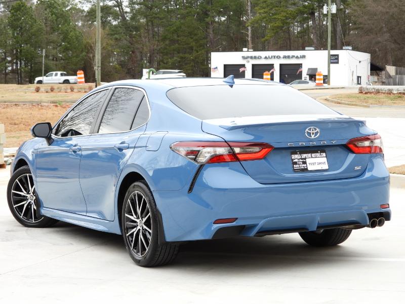 Toyota Camry SE 2023