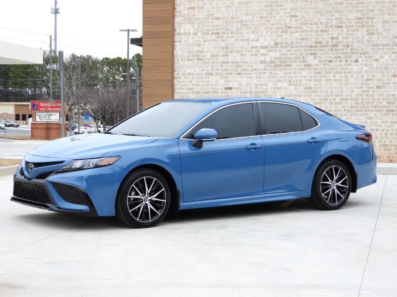 Toyota Camry SE 2023