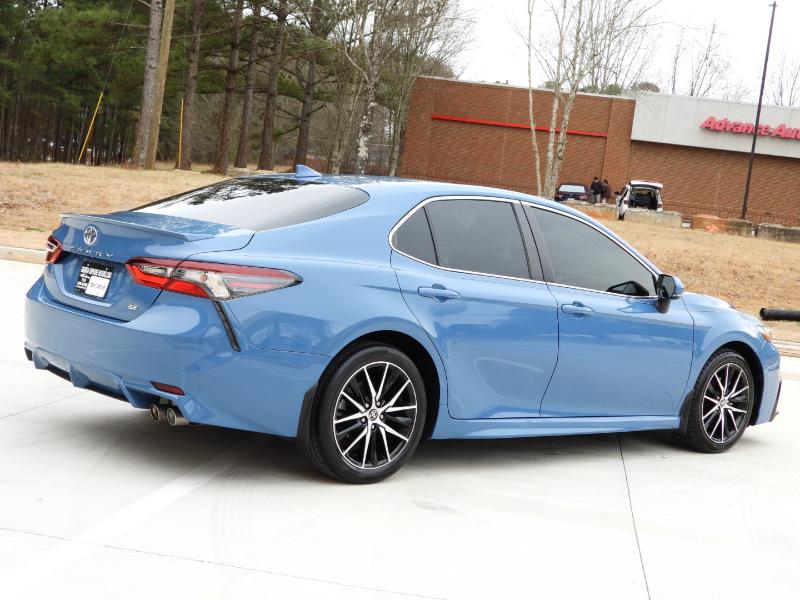 Toyota Camry SE 2023