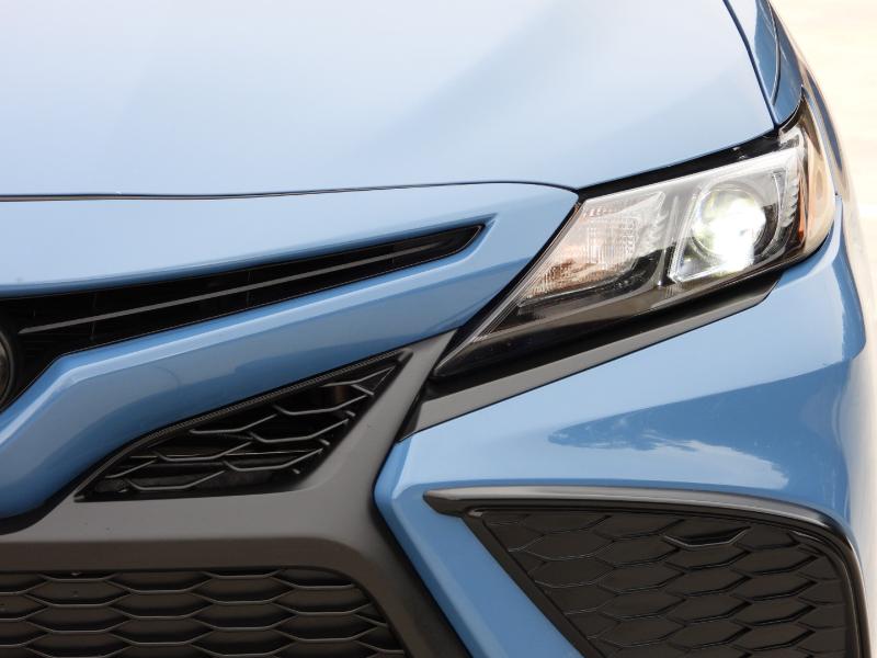 Toyota Camry SE 2023