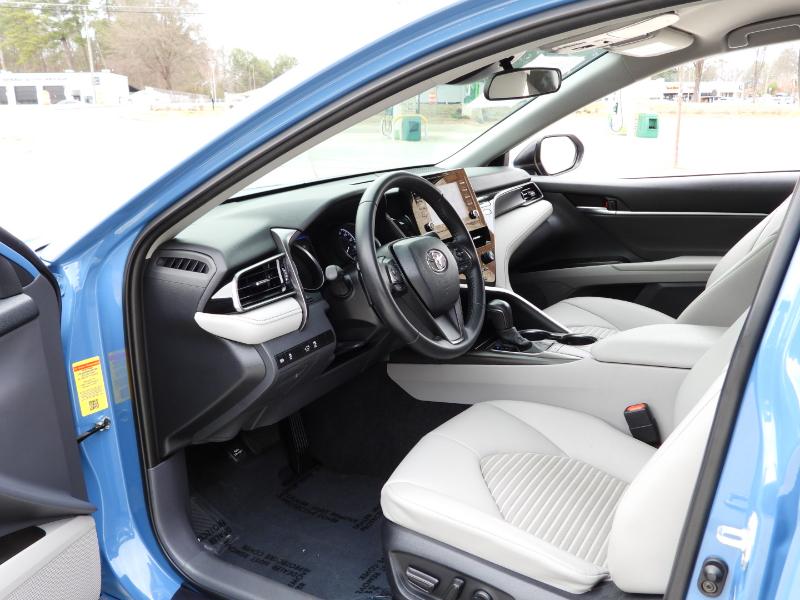 Toyota Camry SE 2023