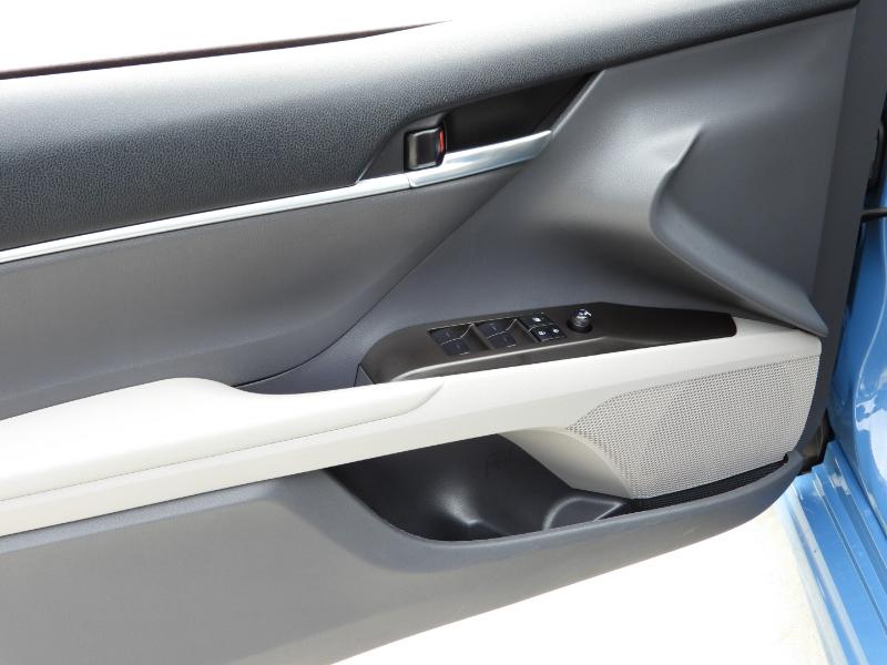 Toyota Camry SE 2023