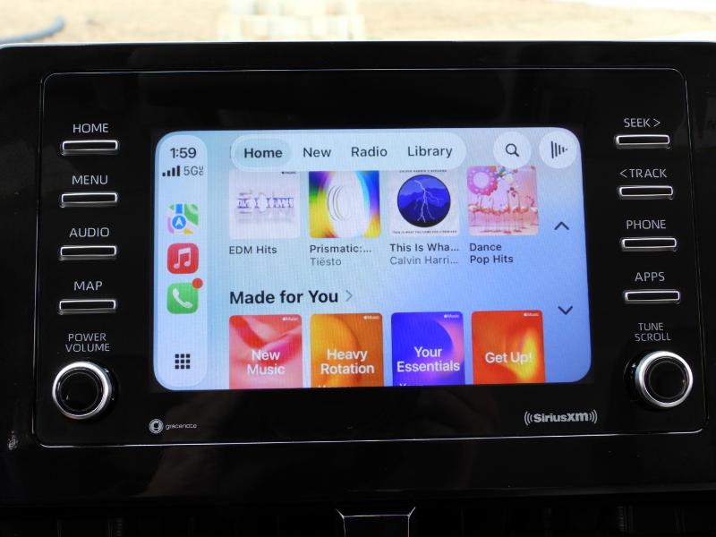 Toyota Camry SE 2023