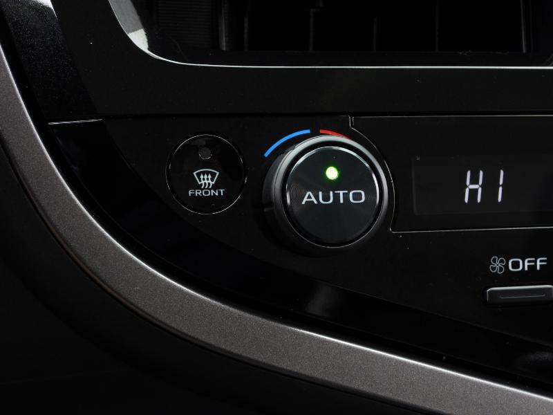 Toyota Camry SE 2023