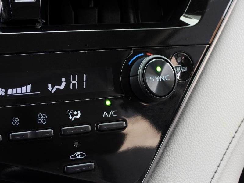 Toyota Camry SE 2023