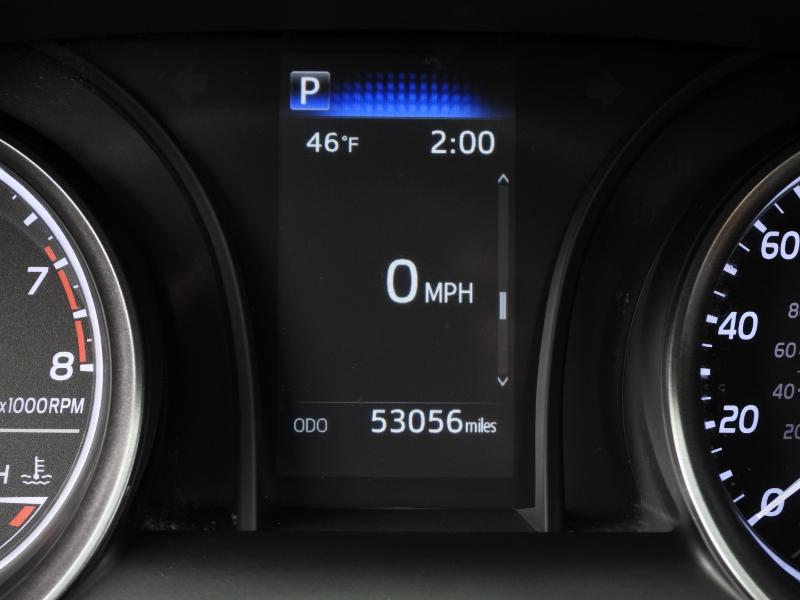 Toyota Camry SE 2023