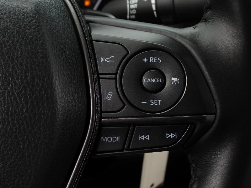 Toyota Camry SE 2023