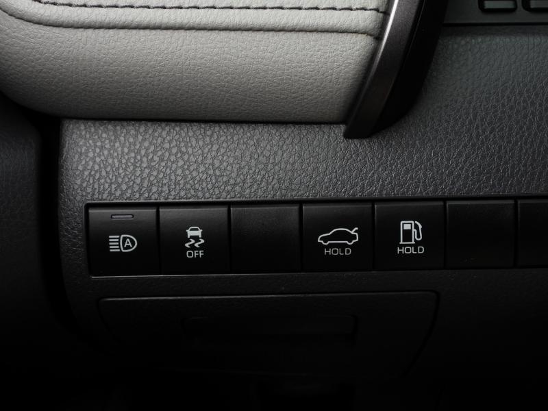 Toyota Camry SE 2023