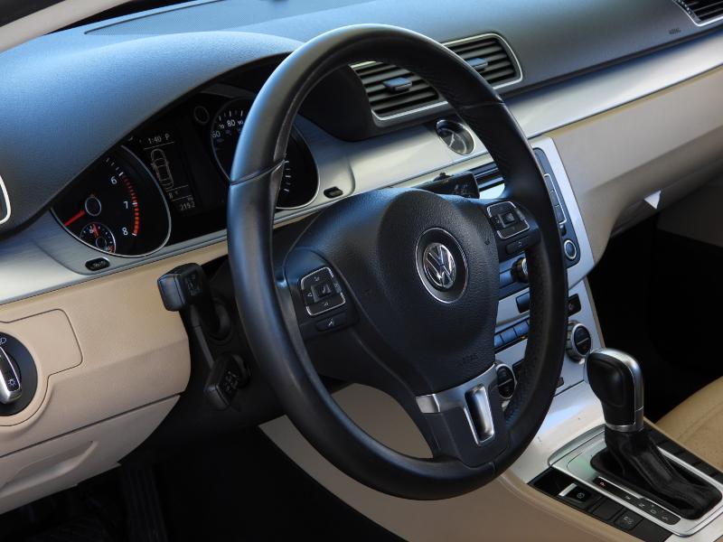Volkswagen CC R-Line 2.0T Executive DSG PZEV 2014