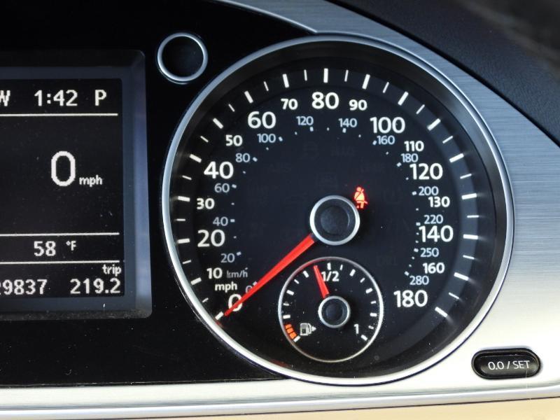 Volkswagen CC R-Line 2.0T Executive DSG PZEV 2014