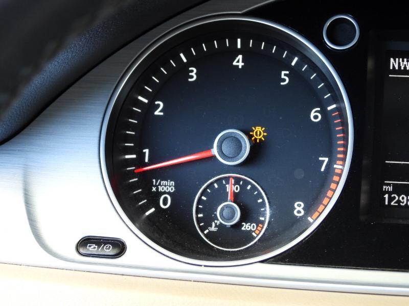 Volkswagen CC R-Line 2.0T Executive DSG PZEV 2014