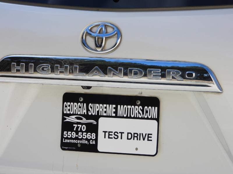 Toyota Highlander SE FWD V6 2012