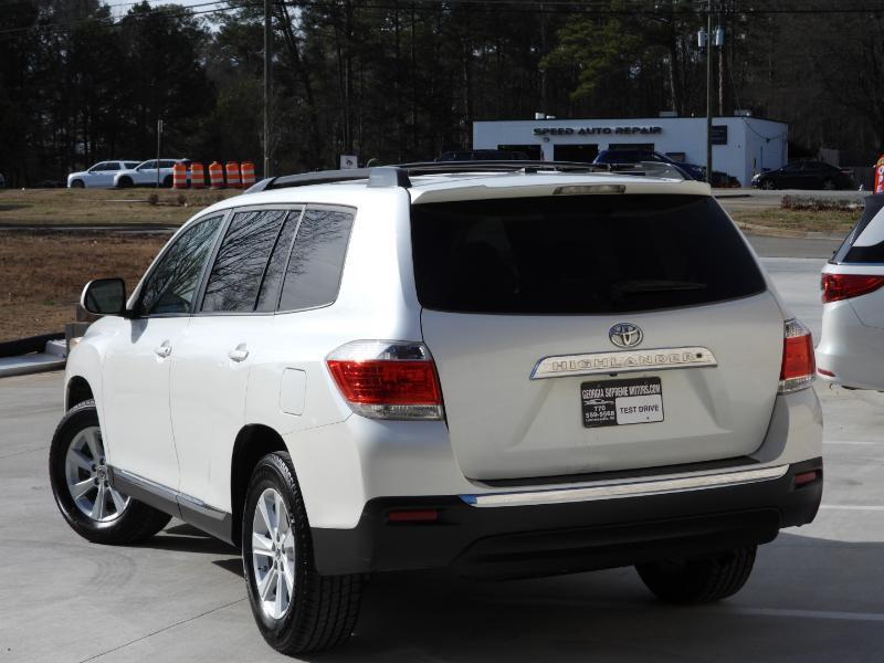 Toyota Highlander SE FWD V6 2012