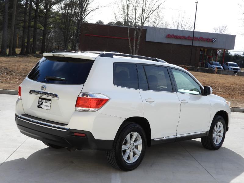 Toyota Highlander SE FWD V6 2012