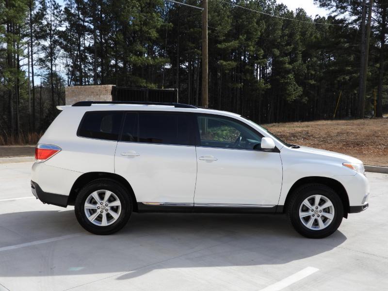 Toyota Highlander SE FWD V6 2012