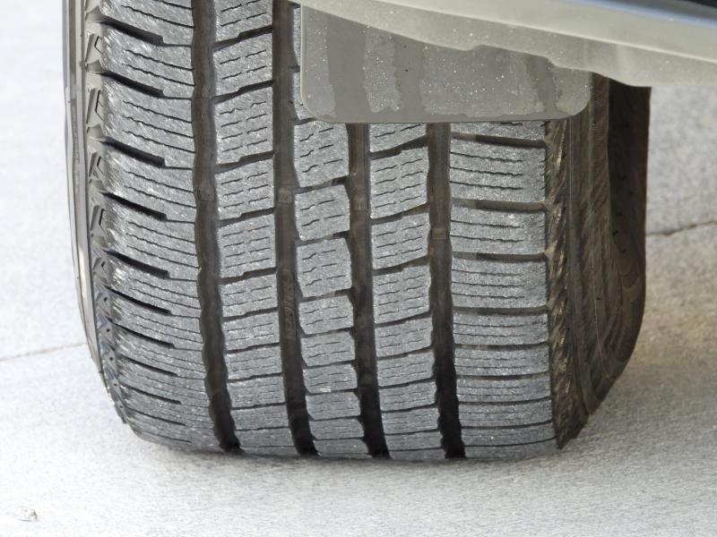 Toyota Highlander SE FWD V6 2012