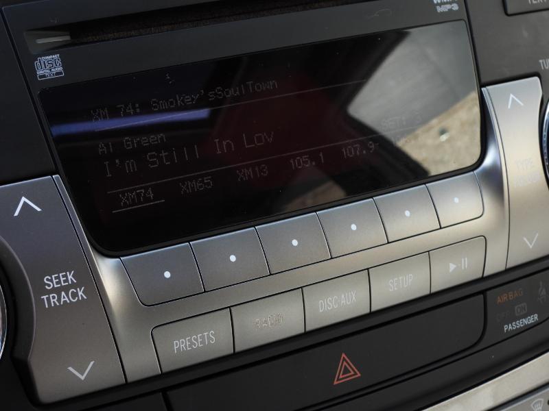 Toyota Highlander SE FWD V6 2012