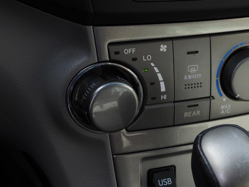 Toyota Highlander SE FWD V6 2012