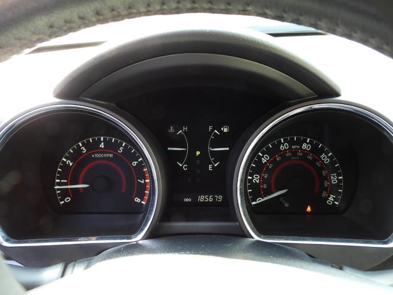 Toyota Highlander SE FWD V6 2012